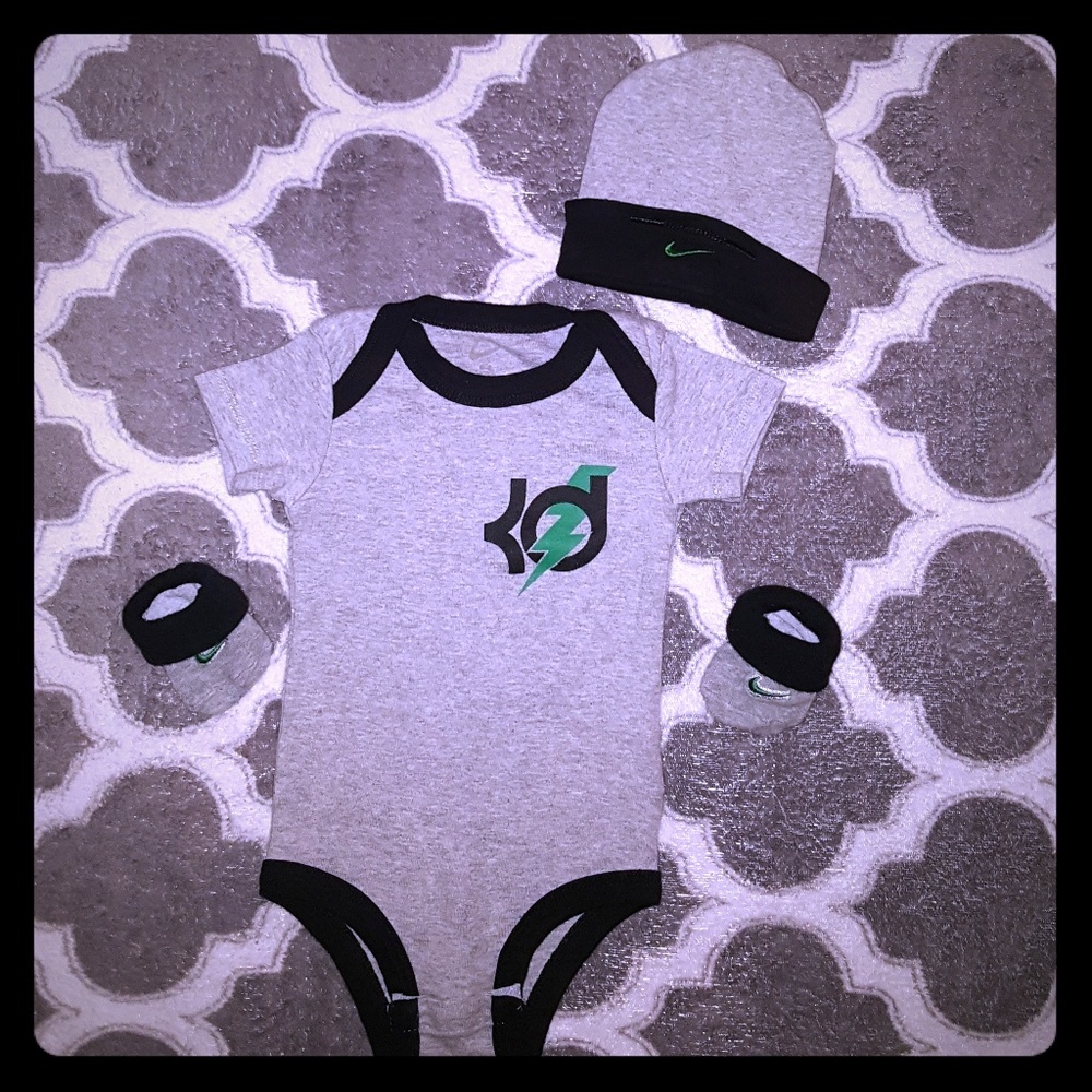 KD Nike baby boy onesie set size 0-6 months